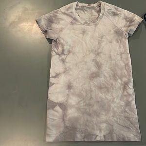 LULULEMON SWIFTLY TECH SIZE 4